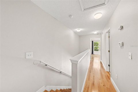 Townhouse in Tampa, Florida 2 bedrooms, 108.51 sq.m. № 2196945 - photo 13