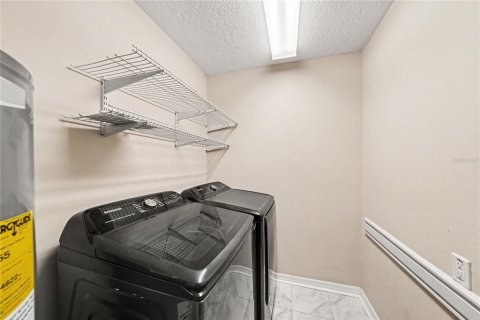 Townhouse in Tampa, Florida 2 bedrooms, 108.51 sq.m. № 2196945 - photo 14