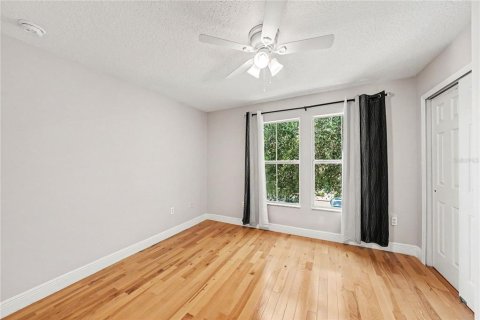 Townhouse in Tampa, Florida 2 bedrooms, 108.51 sq.m. № 2196945 - photo 10