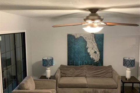 Townhouse in Gainesville, Florida 3 bedrooms, 127.28 sq.m. № 1765528 - photo 3