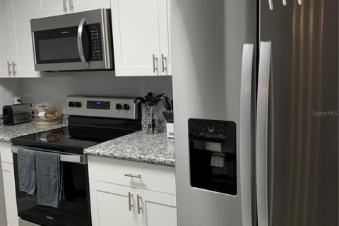Townhouse in Gainesville, Florida 3 bedrooms, 127.28 sq.m. № 1765528 - photo 8