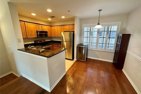 Снять в аренду таунхаус в Тампа, Флорида 2 комнаты, 81.85м2, № 2107466 - фото 3