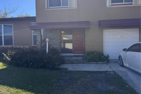 Casa en Miami, Florida 3 dormitorios, 150.97 m2 № 2025053