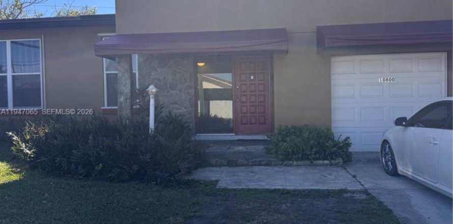 Casa en Miami, Florida 3 dormitorios, 150.97 m2 № 2025053