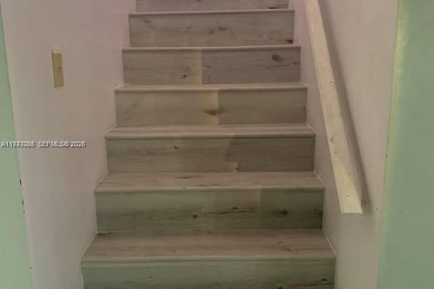 Casa en alquiler en Miami, Florida, 3 dormitorios, 150.97 m2 № 2025053 - foto 11