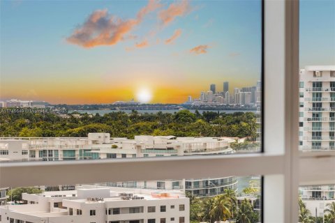 Copropriété à louer à Miami Beach, Floride: 2 chambres, 102.47 m2 № 1691377 - photo 11