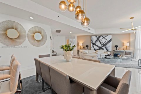 Copropriété à vendre à Sunny Isles Beach, Floride: 2 chambres, 171.59 m2 № 1805975 - photo 15