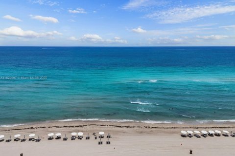 Copropriété à vendre à Sunny Isles Beach, Floride: 2 chambres, 171.59 m2 № 1805975 - photo 1