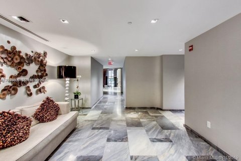 Condo in Sunny Isles Beach, Florida, 2 bedrooms  № 2247788 - photo 30