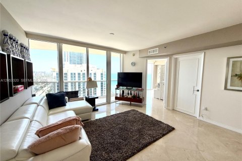 Condo in Sunny Isles Beach, Florida, 2 bedrooms  № 2247788 - photo 7