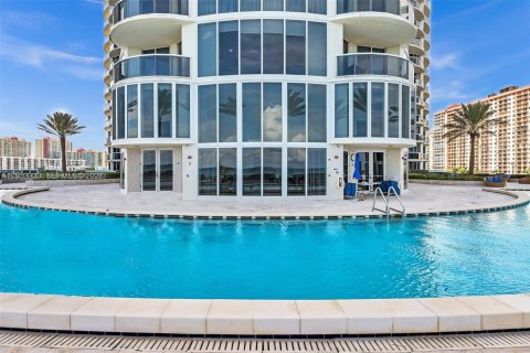 Condo in Sunny Isles Beach, Florida, 2 bedrooms № 2247788