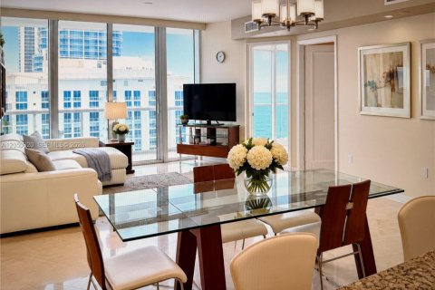 Condo in Sunny Isles Beach, Florida, 2 bedrooms  № 2247788 - photo 6