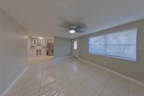Casa en alquiler en Gulfport, Florida, 3 dormitorios, 94.39 m2 № 1911832 - foto 2