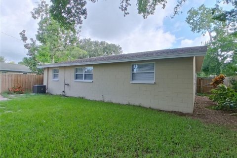 Casa en alquiler en Gulfport, Florida, 3 dormitorios, 94.39 m2 № 1911832 - foto 11