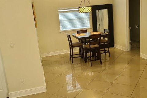Appartement à louer à Clearwater, Floride: 2 chambres, 92.72 m2 № 2423606 - photo 2