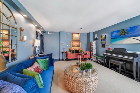 Condo in Miami Beach, Florida, 1 bedroom  № 2037781 - photo 4