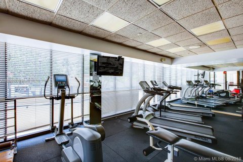 Condo in Miami Beach, Florida, 1 bedroom  № 2037781 - photo 23