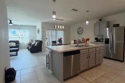 Casa en alquiler en Auburndale, Florida, 4 dormitorios, 171.96 m2 № 2421746 - foto 5
