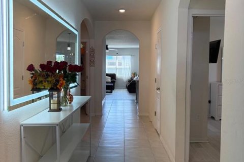 Casa en alquiler en Auburndale, Florida, 4 dormitorios, 171.96 m2 № 2421746 - foto 2