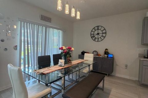 Casa en alquiler en Auburndale, Florida, 4 dormitorios, 171.96 m2 № 2421746 - foto 4