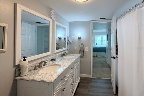 Copropriété à vendre à Saint Petersburg, Floride: 1 chambre, 110.09 m2 № 2413462 - photo 19