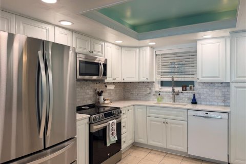 Copropriété à vendre à Saint Petersburg, Floride: 1 chambre, 110.09 m2 № 2413462 - photo 8