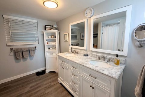 Copropriété à vendre à Saint Petersburg, Floride: 1 chambre, 110.09 m2 № 2413462 - photo 18