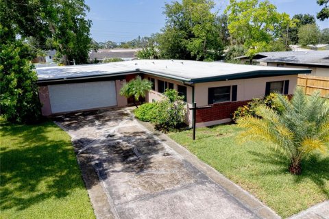 Casa en venta en Titusville, Florida, 3 dormitorios, 164.16 m2 № 1810247 - foto 1