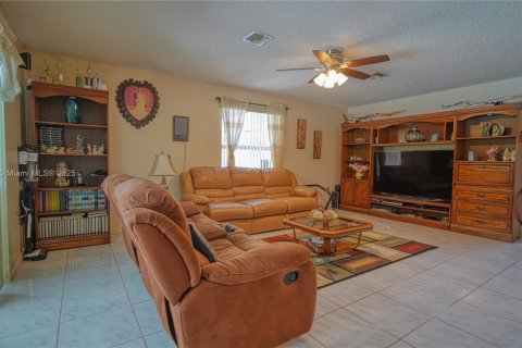 Casa en venta en Davie, Florida, 4 dormitorios, 234.3 m2 № 1857141 - foto 15