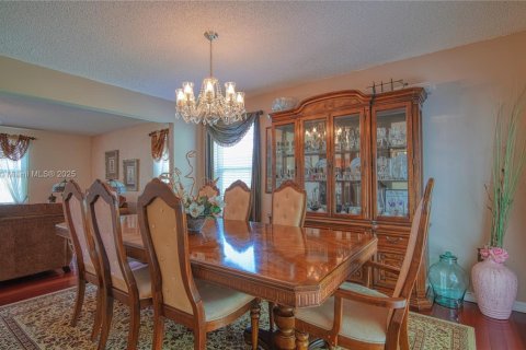 Casa en venta en Davie, Florida, 4 dormitorios, 234.3 m2 № 1857141 - foto 17