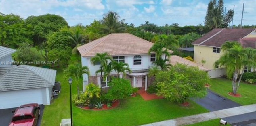 Casa en Davie, Florida 4 dormitorios, 234.3 m2 № 1857141