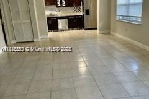 House in Hollywood, Florida 1 bedroom, 156.26 sq.m. № 1972693 - photo 14