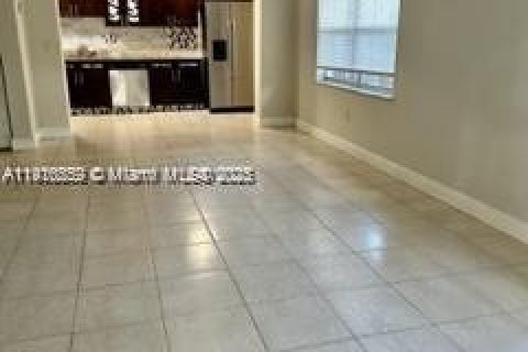 House in Hollywood, Florida 1 bedroom, 156.26 sq.m. № 1972693 - photo 11