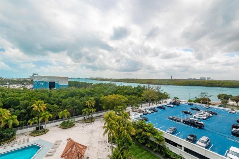Copropriété à vendre à Sunny Isles Beach, Floride: 2 chambres, 126.07 m2 № 1698704 - photo 29