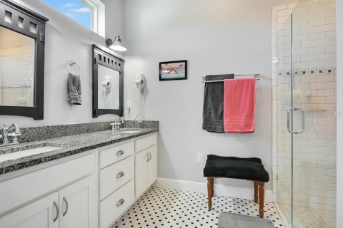 House in Mascotte, Florida 3 bedrooms, 186.08 sq.m. № 1912740 - photo 15