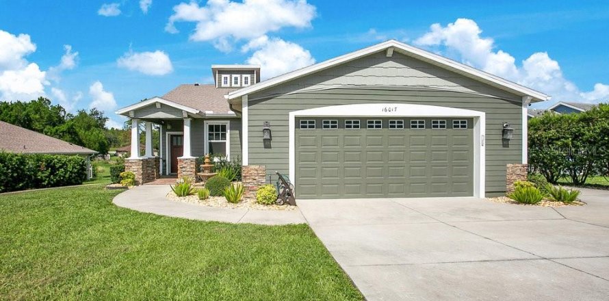 House in Mascotte, Florida 3 bedrooms, 186.08 sq.m. № 1912740