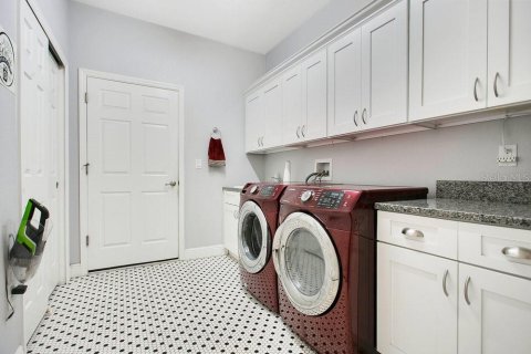 House in Mascotte, Florida 3 bedrooms, 186.08 sq.m. № 1912740 - photo 17