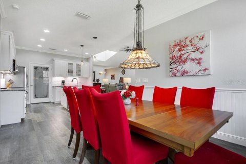 House in Mascotte, Florida 3 bedrooms, 186.08 sq.m. № 1912740 - photo 11