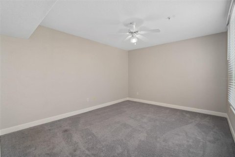 Condo in Orlando, Florida, 2 bedrooms  № 1765249 - photo 15