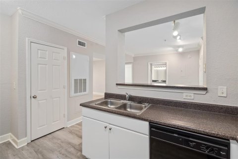 Condo in Orlando, Florida, 2 bedrooms  № 1765249 - photo 7