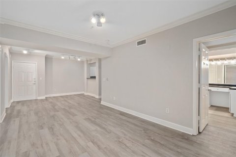 Condo in Orlando, Florida, 2 bedrooms  № 1765249 - photo 9