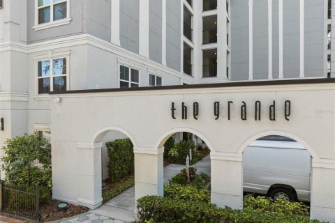 Condo in Orlando, Florida, 2 bedrooms  № 1765249 - photo 1