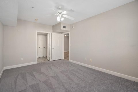 Condo in Orlando, Florida, 2 bedrooms  № 1765249 - photo 13
