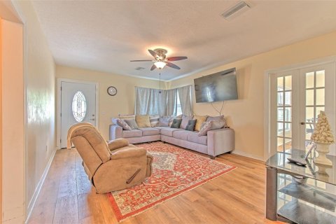 Casa en venta en Zephyrhills, Florida, 2 dormitorios, 110.37 m2 № 1722343 - foto 5