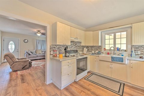 Casa en venta en Zephyrhills, Florida, 2 dormitorios, 110.37 m2 № 1722343 - foto 11