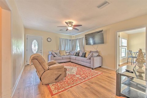 Casa en venta en Zephyrhills, Florida, 2 dormitorios, 110.37 m2 № 1722343 - foto 7