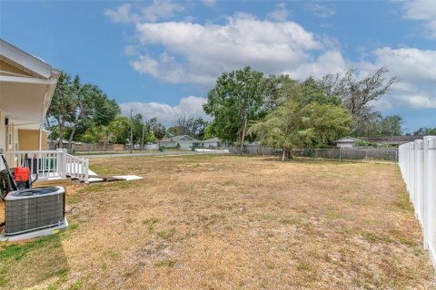 Casa en venta en Zephyrhills, Florida, 2 dormitorios, 110.37 m2 № 1722343 - foto 24