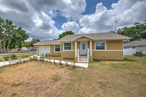 Casa en venta en Zephyrhills, Florida, 2 dormitorios, 110.37 m2 № 1722343 - foto 1