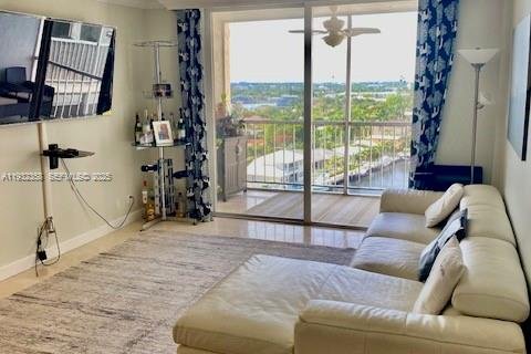 Condominio en alquiler en Pompano Beach, Florida, 1 dormitorio, 60.2 m2 № 1991897 - foto 5
