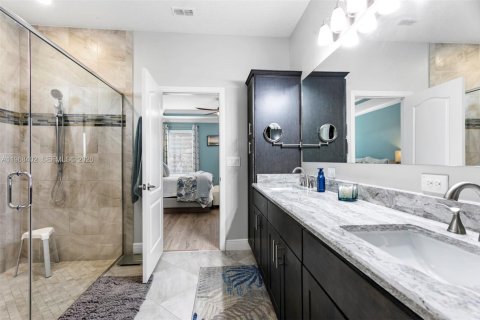 House in Port St. Lucie, Florida 4 bedrooms, 223.89 sq.m. № 2030526 - photo 19